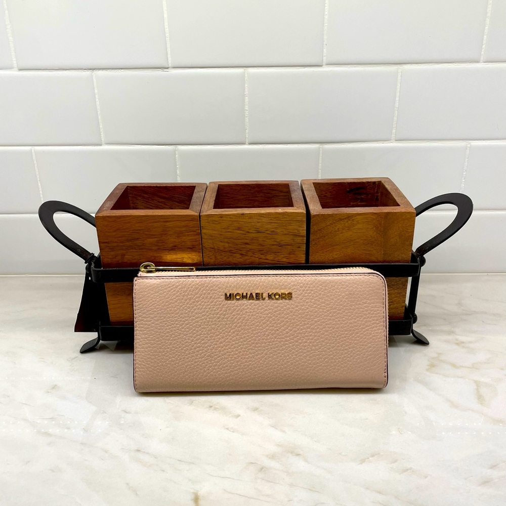 Michael Kors Jet Set Travel Large Wallet Saffiano Leather Womens Pink OS
